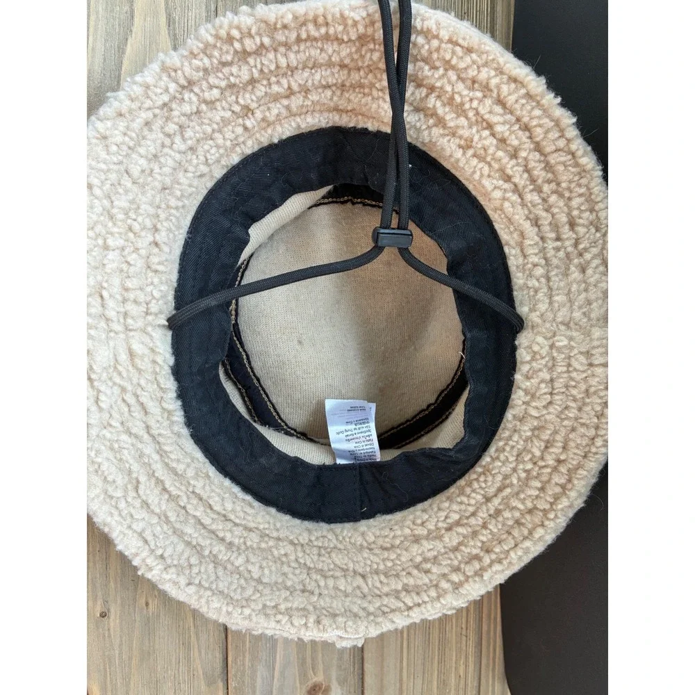 Kavu Bucket Hat Sherpa Fleece Adjustable‎ Mens OS Beige Cream Excellent